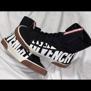 Givenchy Logo Black High Top Boxer Sneakers Canvas Euro 39-US 9M Woman Mint Cond